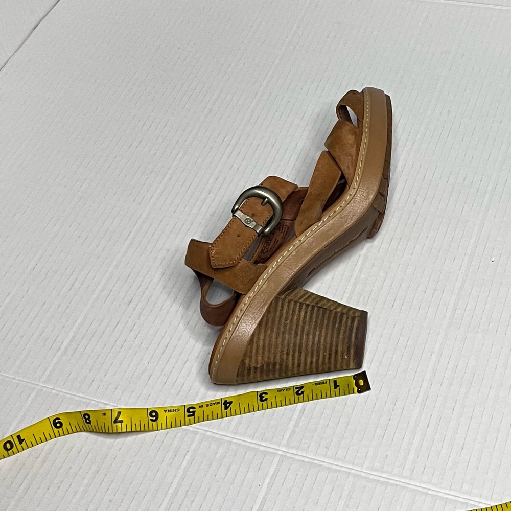 Timberland Chunky Heeled Leather Sandals - Picture 12 of 13